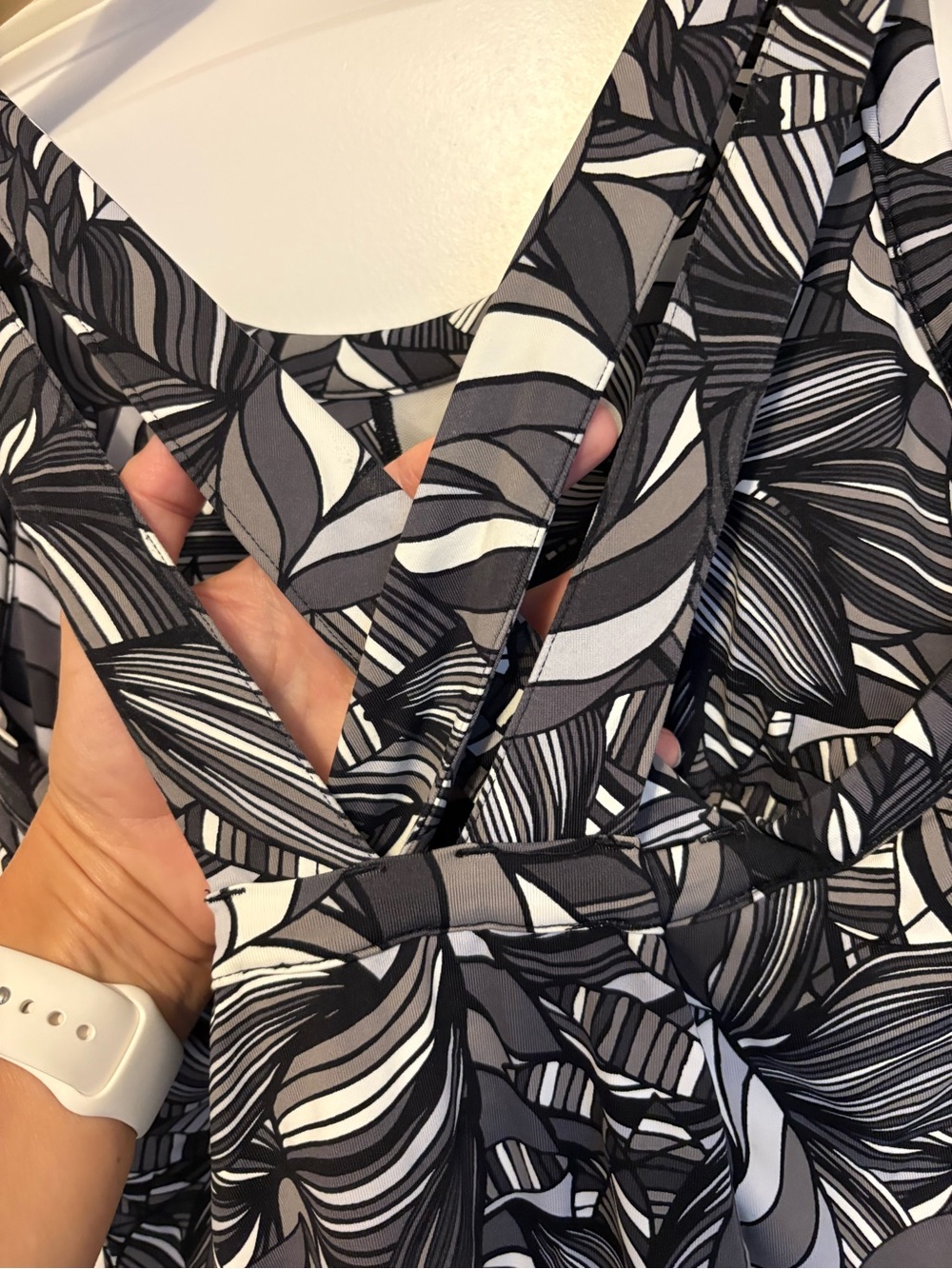 Title Nine Sleeveless Black & White Sundress - Picture 4 of 6